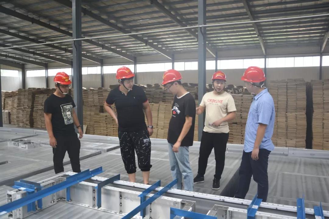 中國(guó)中建一局集團(tuán)來(lái)五棵松公司驗(yàn)收鋁模成品!