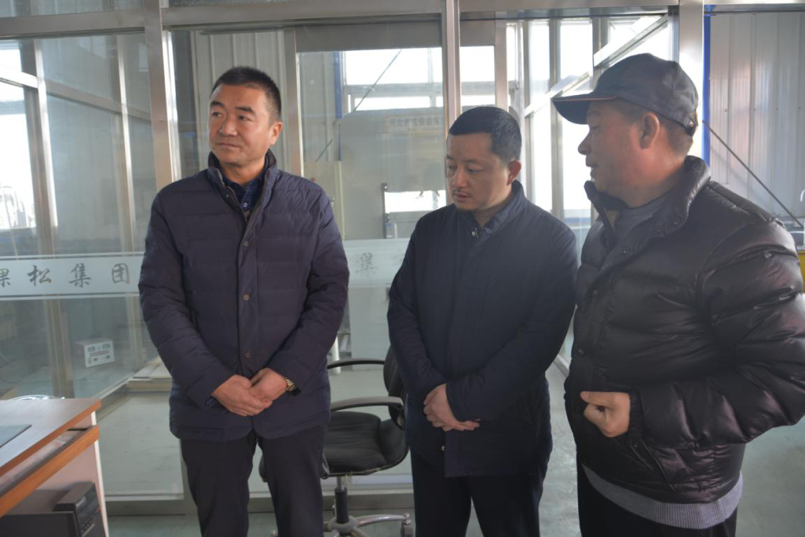 熱烈歡迎蘭州三友木業(yè)有限公司領(lǐng)導(dǎo)到五棵松木業(yè)參觀考察！