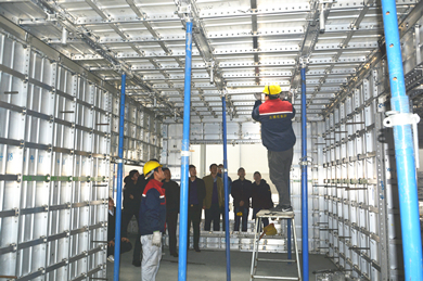 恭賀五棵松鋁模板順利通過世茂地產(chǎn)和北京韓建集團(tuán)有限公司出廠驗收！